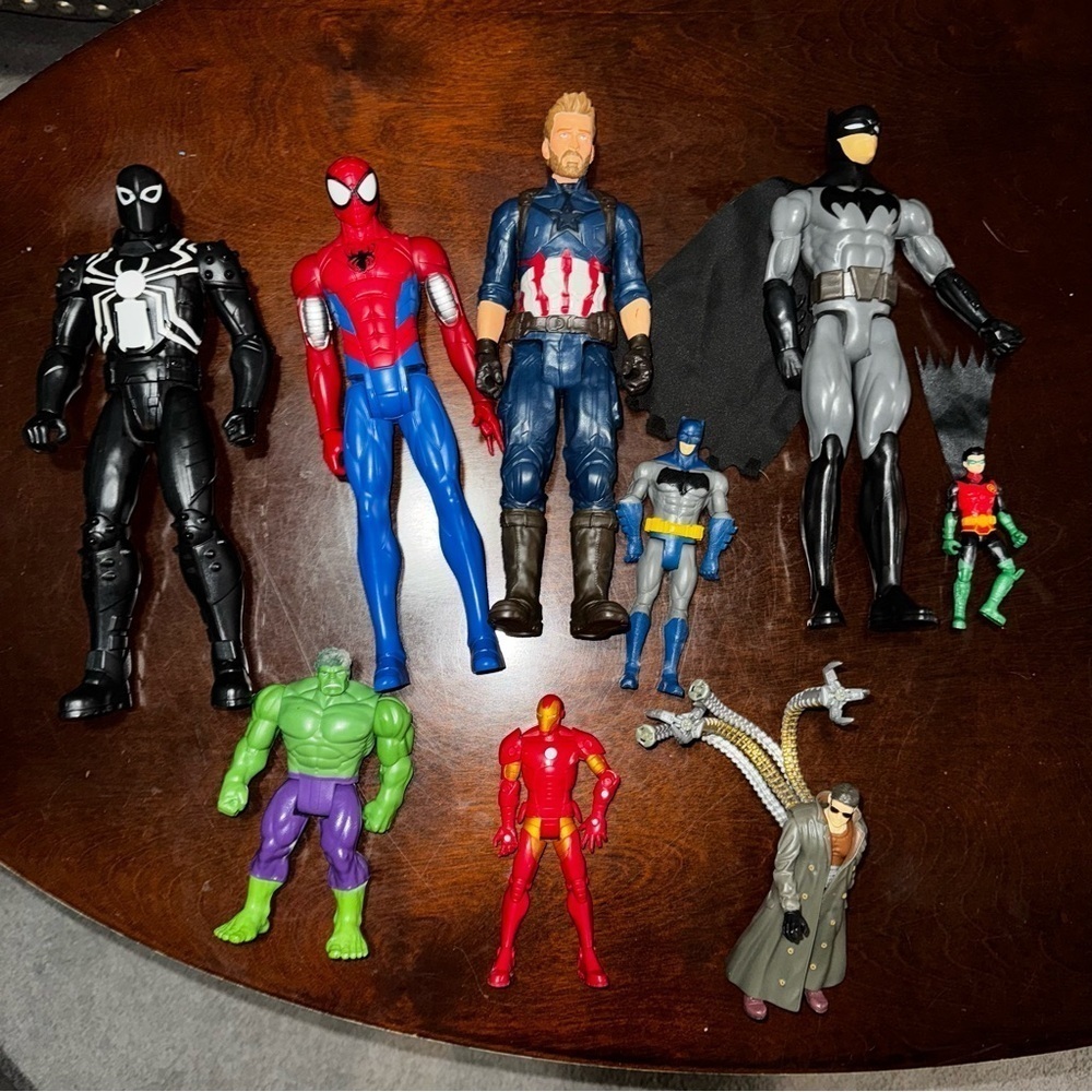 Lot Of Marvel And DC Action Figures 9 In Total Multiple Sizes And Conditions